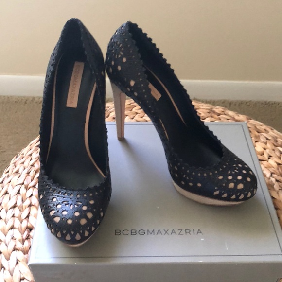 BCBG MAXAZRIA MA-FOSTER3 SHOES. - Picture 2 of 8